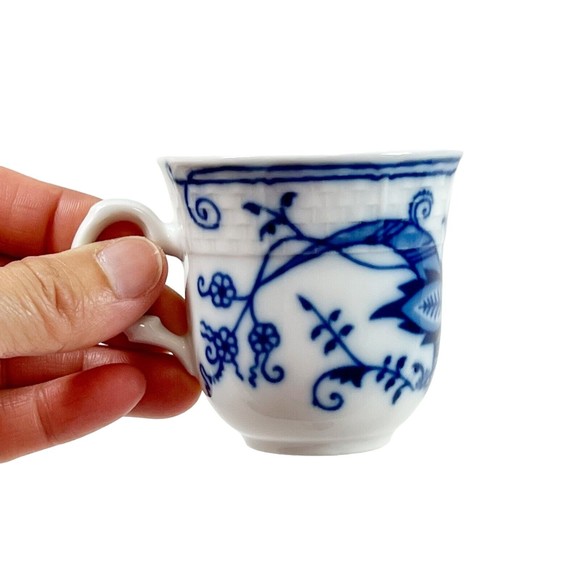 Thun Czech Porcelain Blue Onion Demitasse Cups & Saucers- 17 Sets Available - Picture 9 of 15